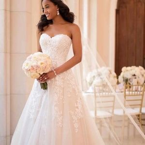 Stella York 6776 Color: Ivory